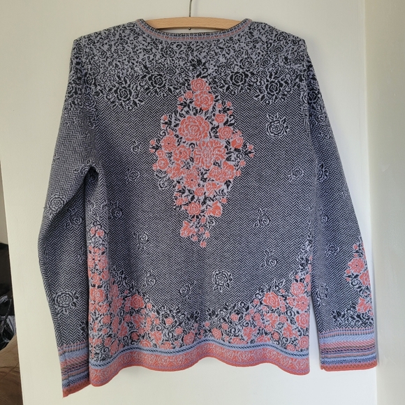 100% wool soft cozy Ivko roses sweater - Picture 4 of 7